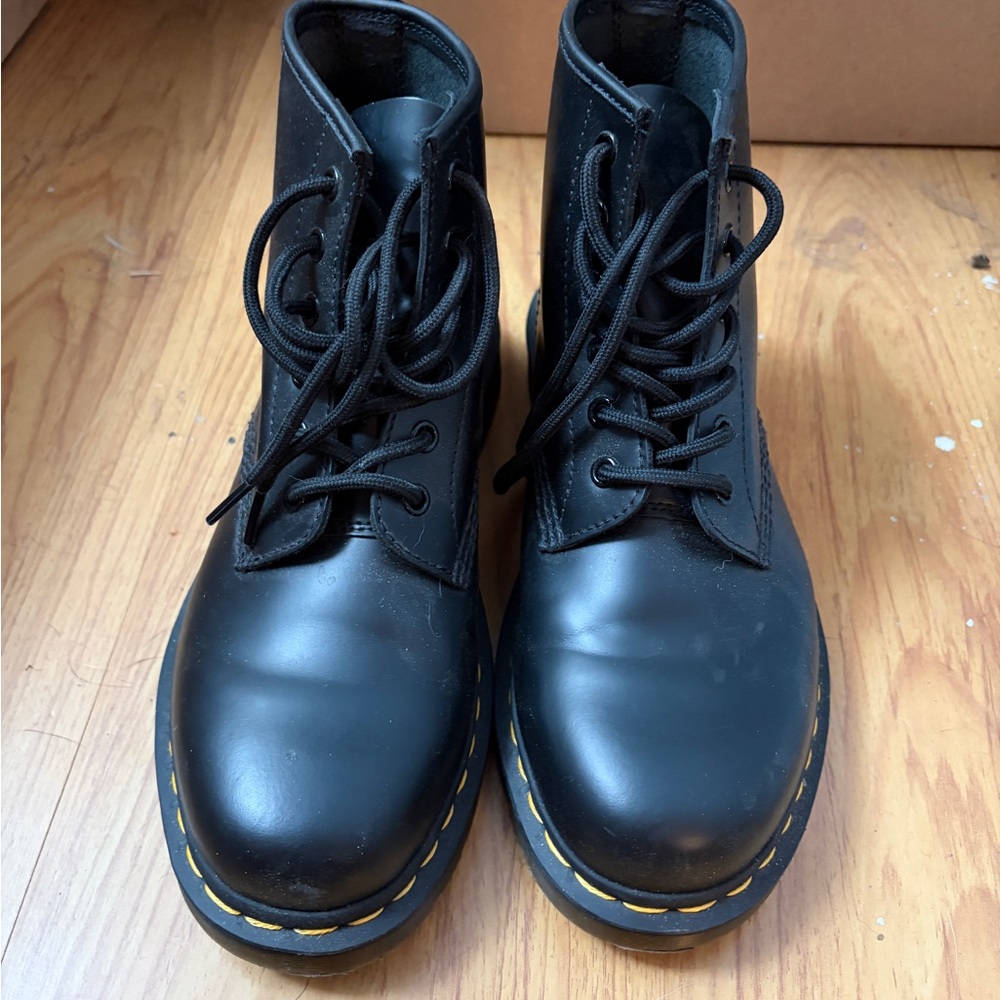 Doc marten Air Walk lace up boots Womens 8/ sz 39. Like new, never worn